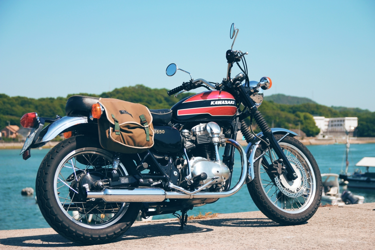 カワサキ W650のタンクをW2TT(W2SS)風に交換！1960年代のオートバイに