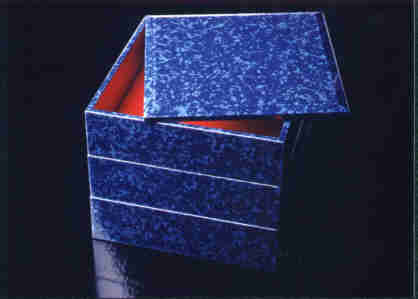 p8 伝統漆器,津軽塗り,創作デザインとカラーの,ロイヤルブルーの重箱