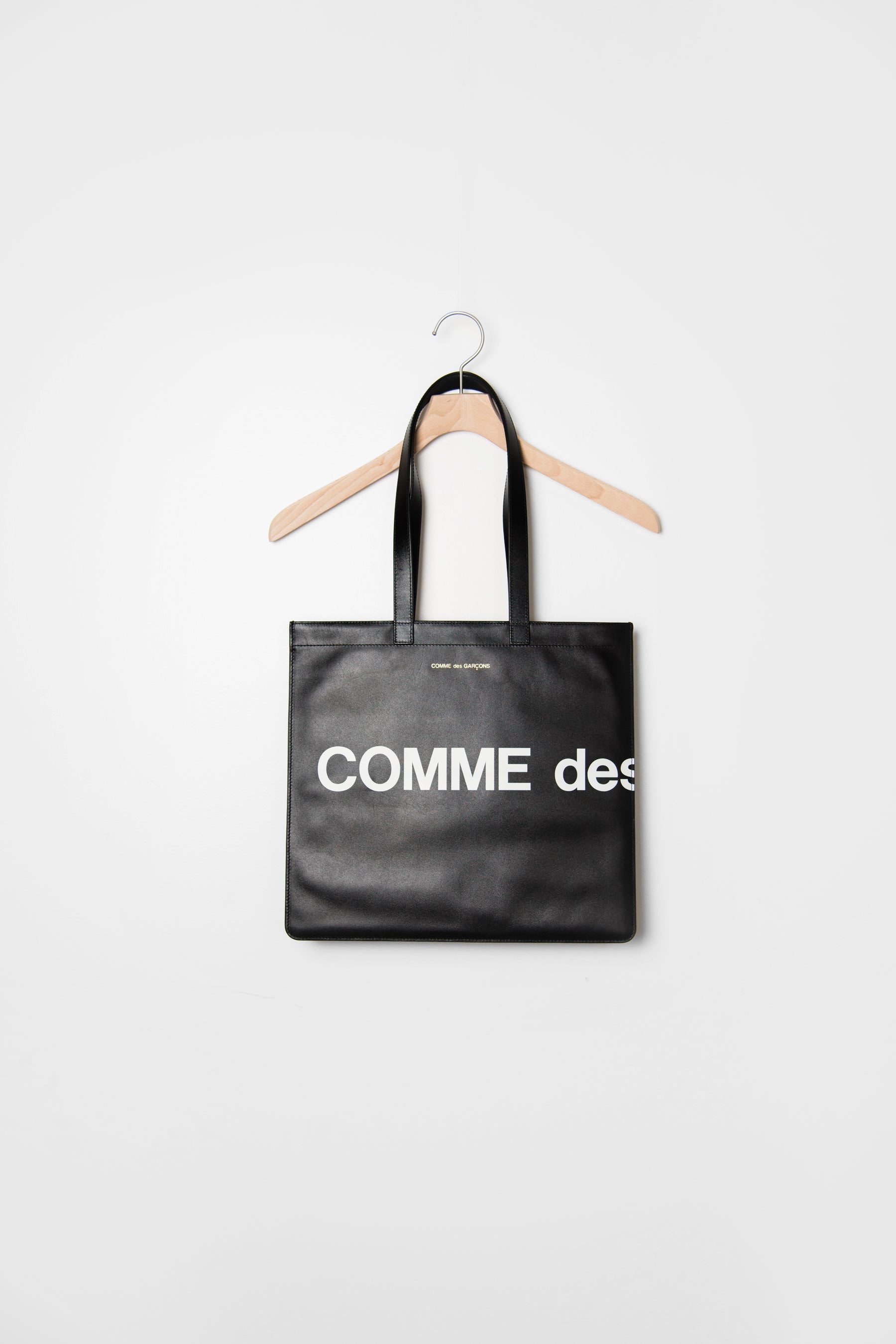 Huge Logo Tote Bag Black – NOMAD