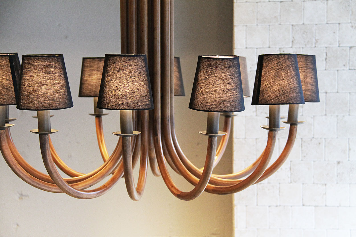 Zodiac Chandelier | 世界のラグと照明を提案するorbitex