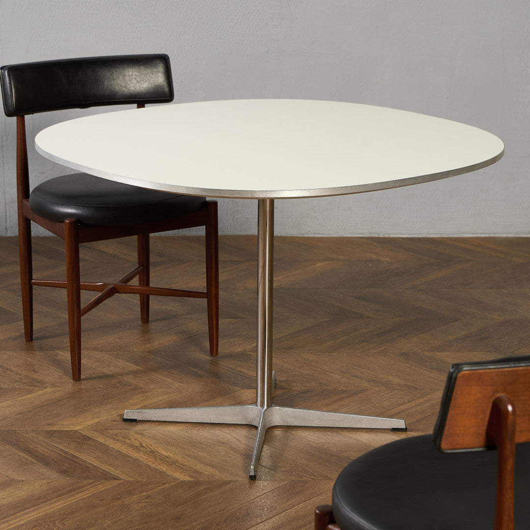 フリッツ・ハンセン Fritz Hansen A603 Super-circular Table スーパー