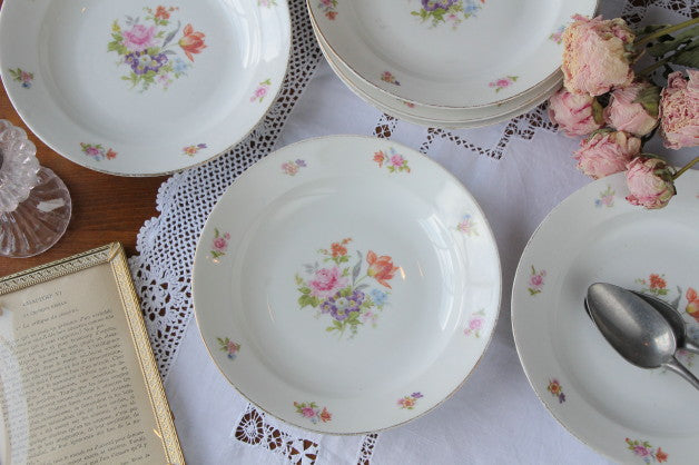 4枚あり！ブーケのような小花が可愛らしいプレート（皿） フランス