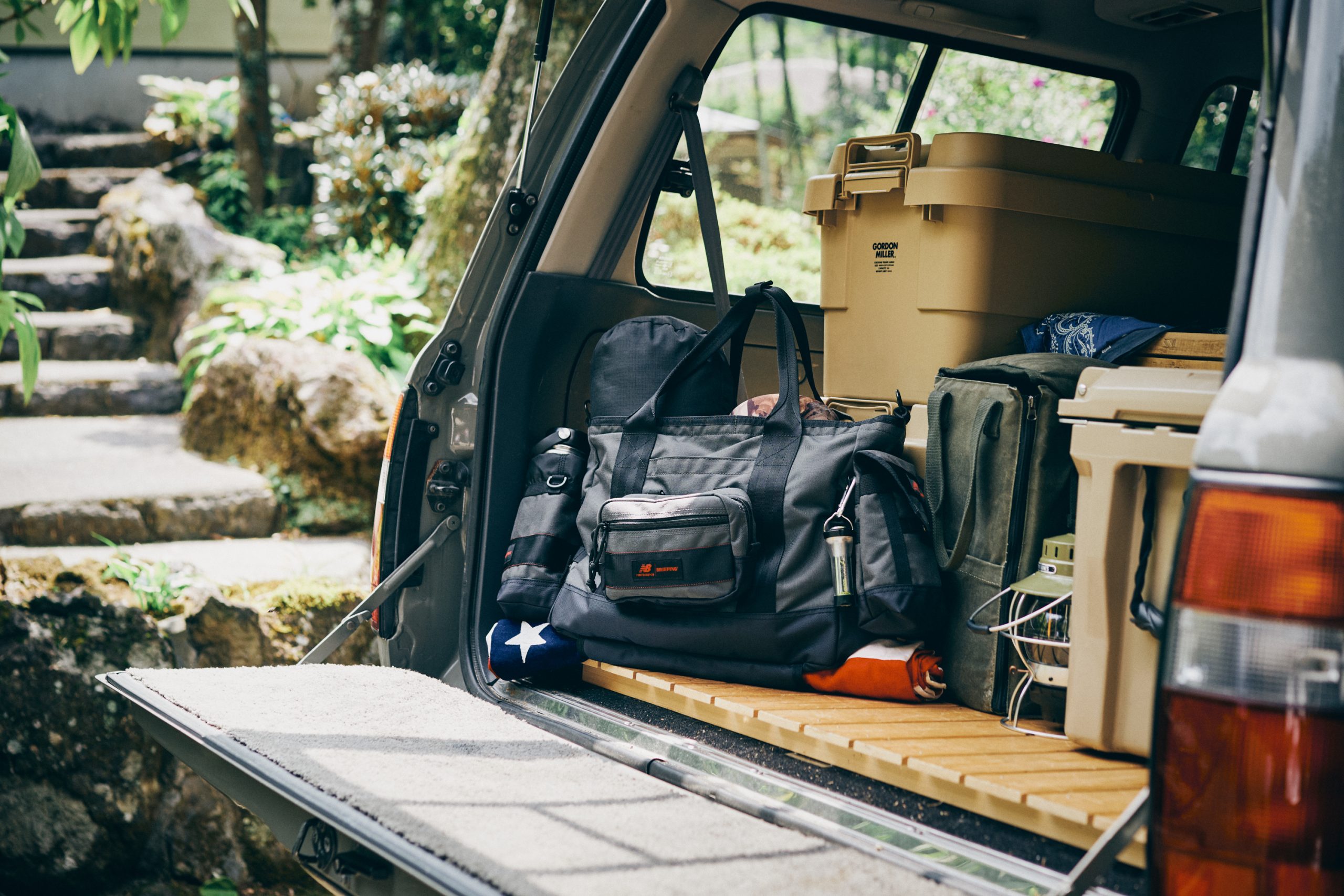 NB公式 - ニュースリリース - New Balance × BRIEFINGコラボレーション