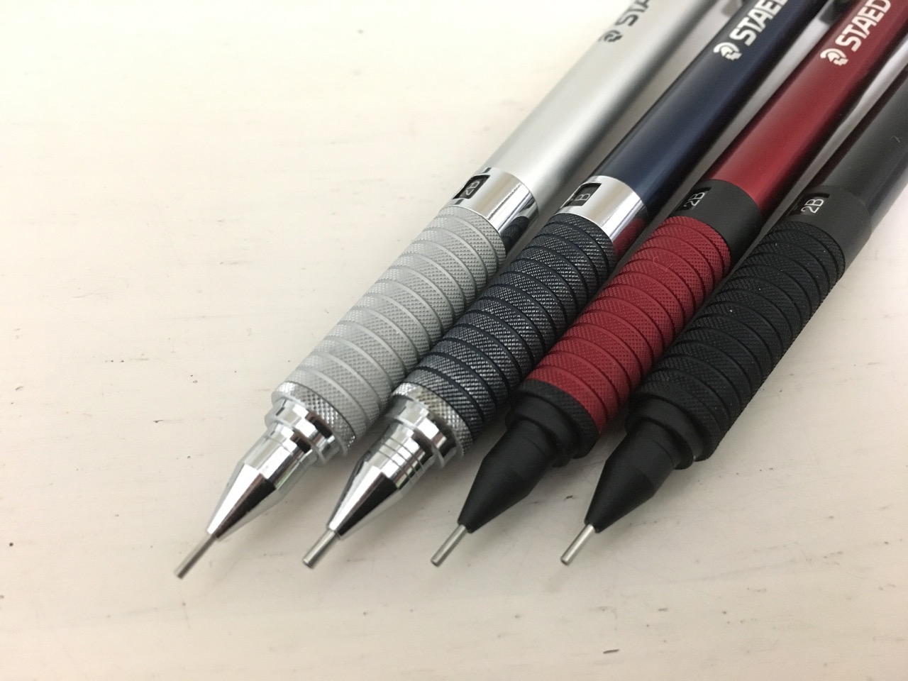 東急ハンズ限定ステッドラーと通常のステッドラー925 25・35製図用