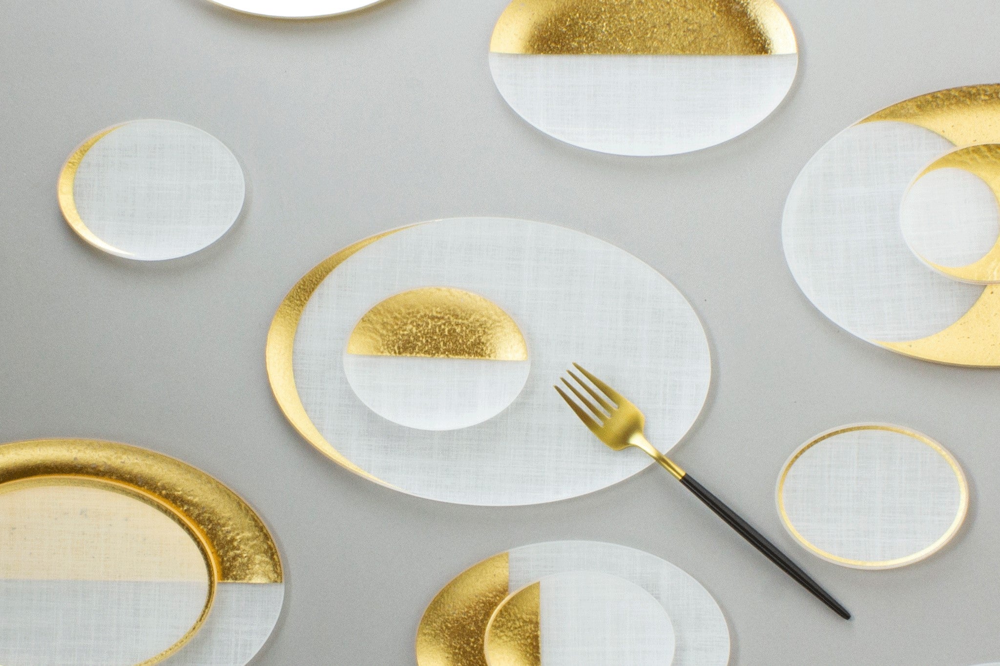 華やかで軽やかな箔のお皿3枚セット（月の満ち欠け）