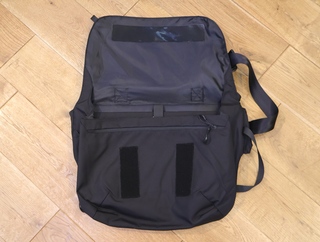 CMF OUTDOOR GARMENT 「MESSENGER BAG」 メッセンジャーバッグ