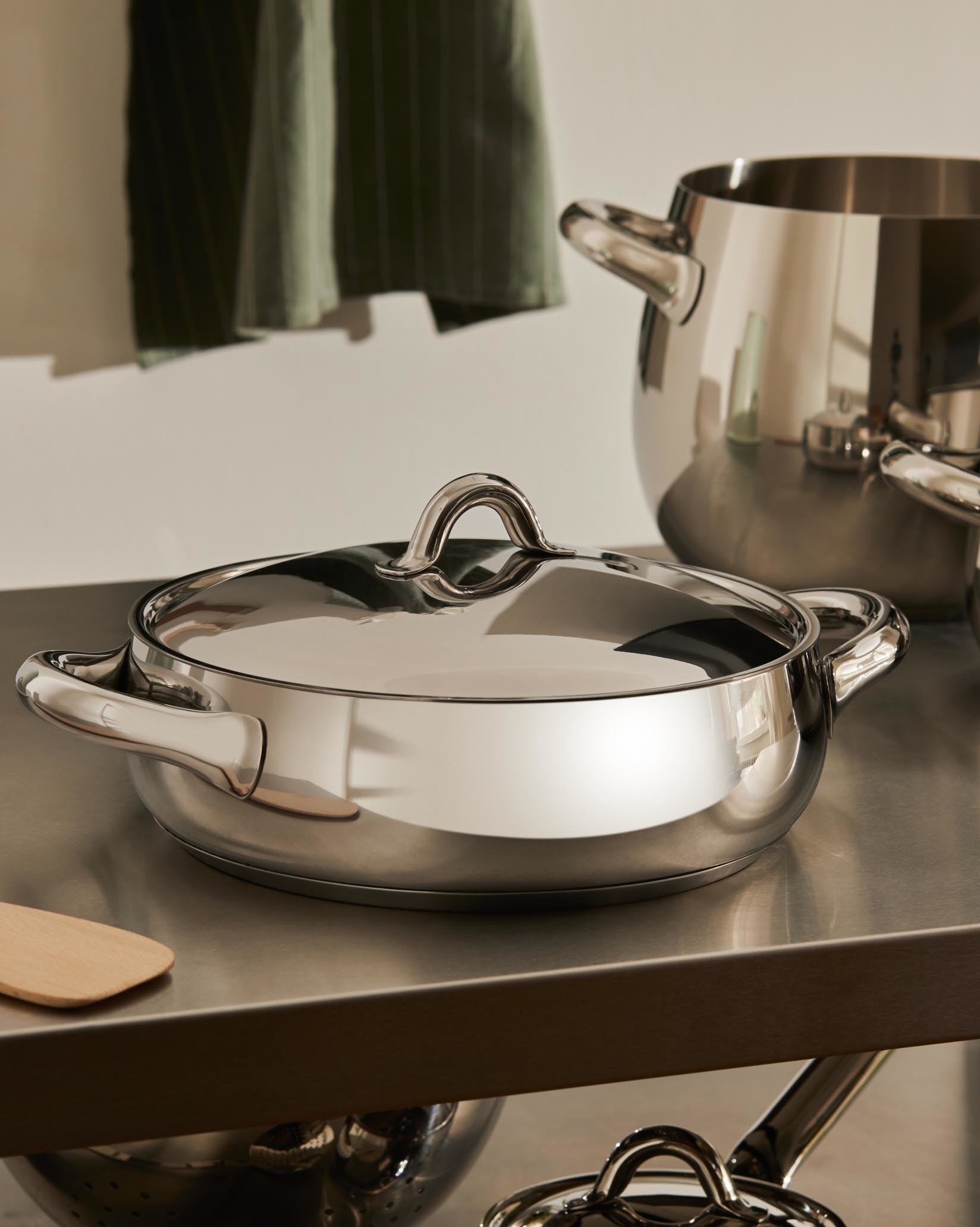 Mami Low Casserole With Two Handles | Alessi