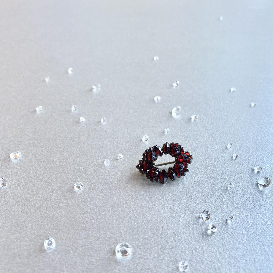 ボヘミアンガーネット ブローチアンティークアクセサリーの通販なら