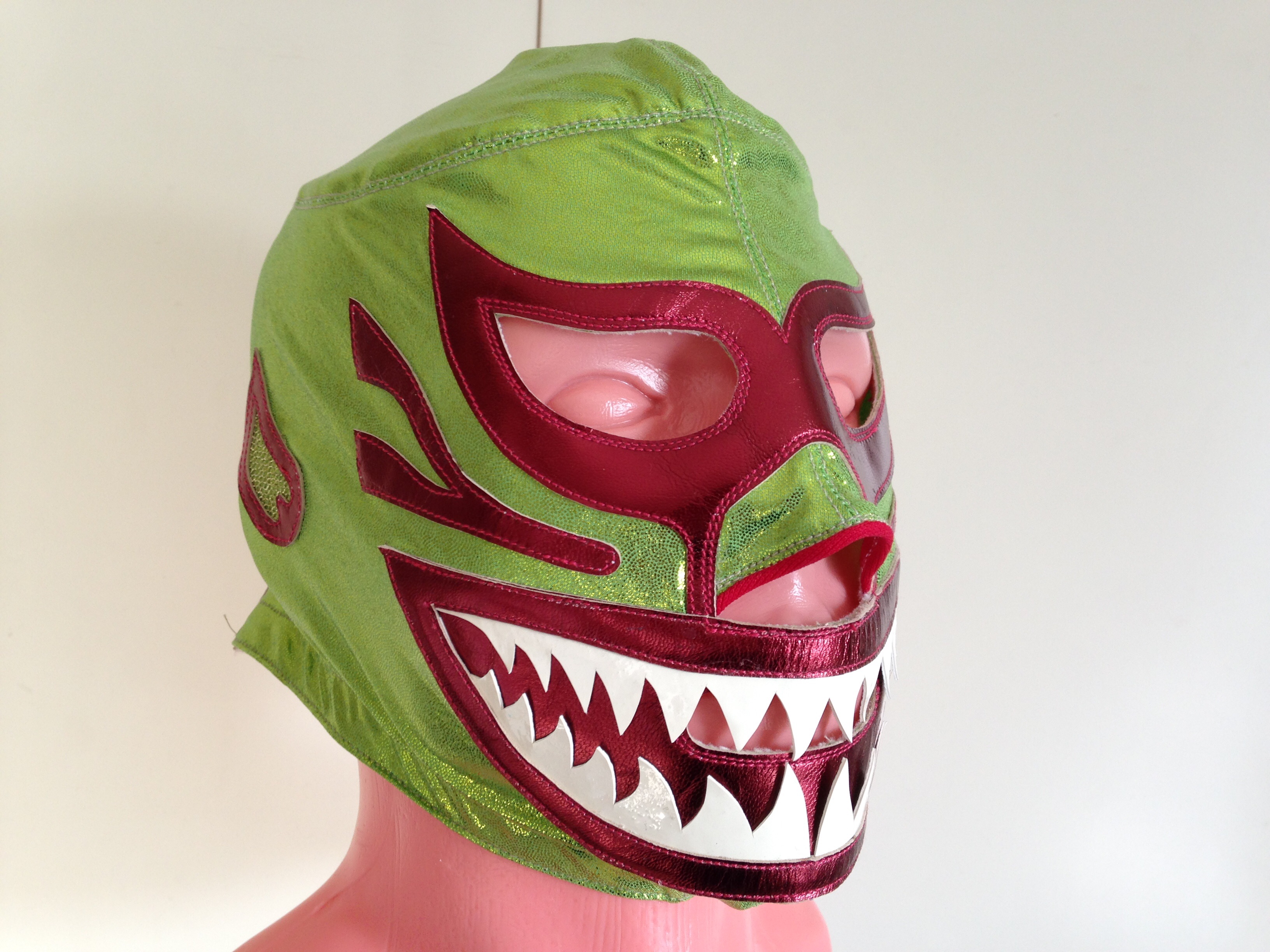 い*い様 □グスタボ・ブシオ製□ミル・マスカラス鮫口・ティブロン