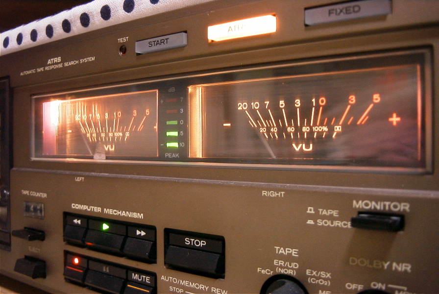 Lo-D のカセットデッキコレクション D-1100MB