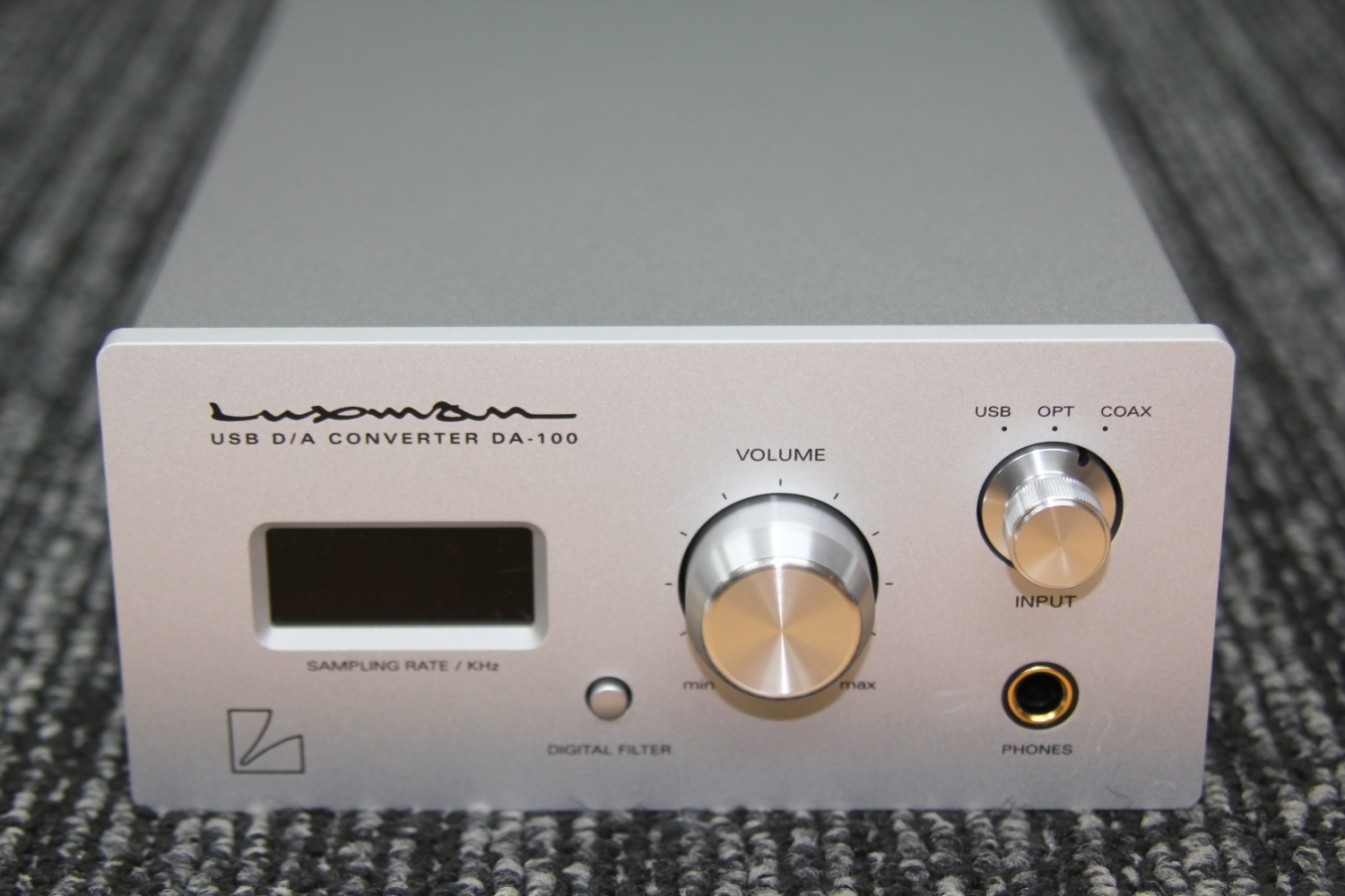 新製品レビュー】LUXMAN DA-100 10万円を切っても、ラックスサウンドは