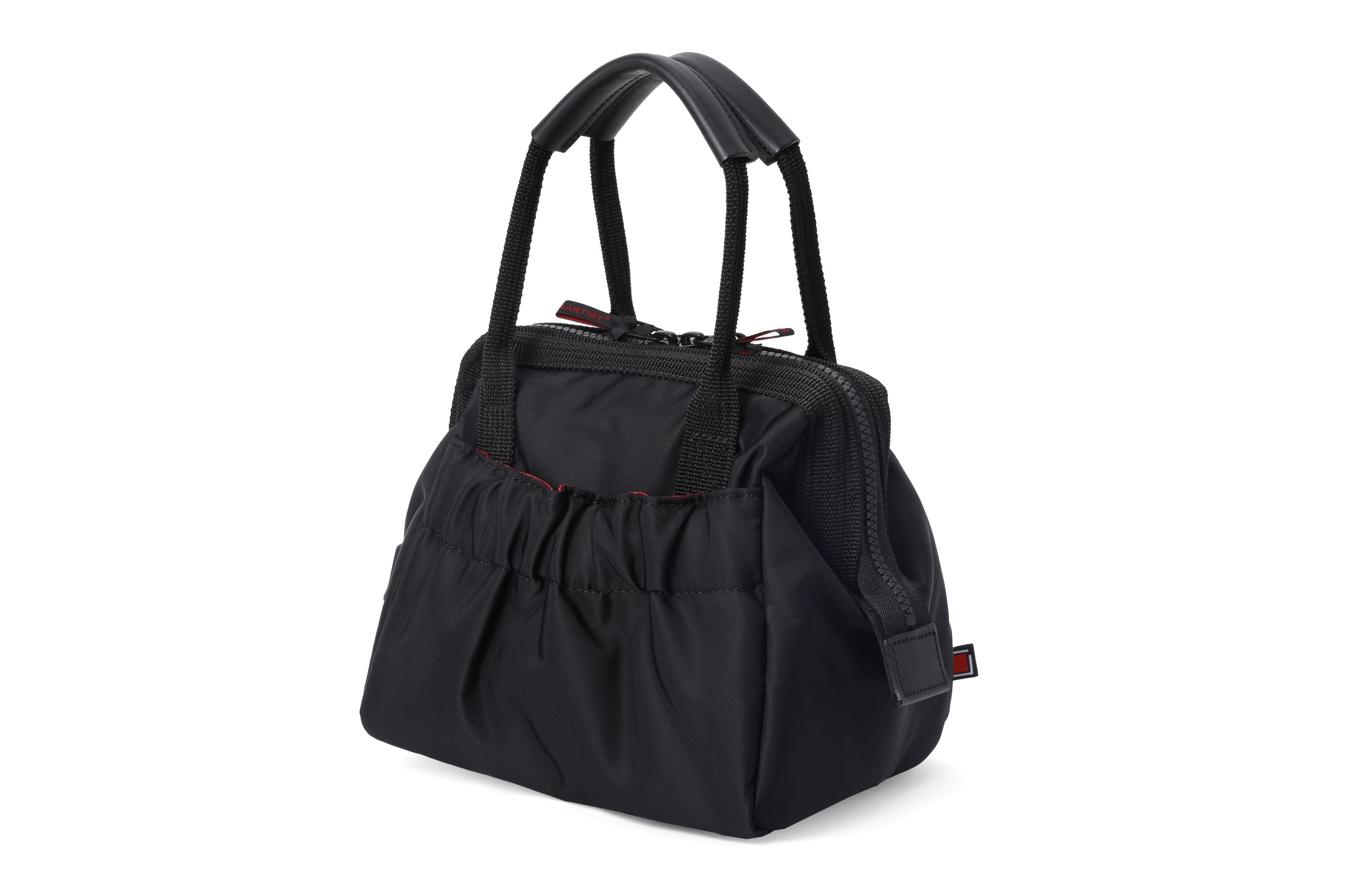 Compact handbag with a wide clasp opening