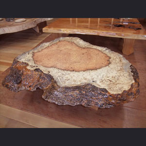 花梨瘤のテーブルの販売は馬場銘木へ。一枚板専門店ならではの品揃え