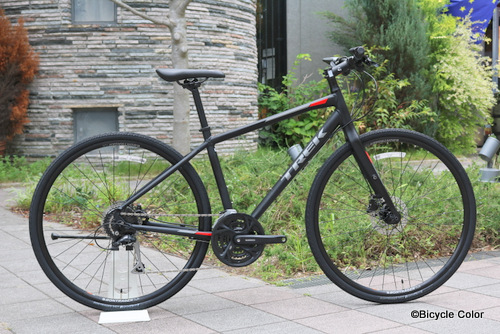 人気TREKクロスバイク FX3 DISC(ディスクブレーキモデル)とFX3(通常