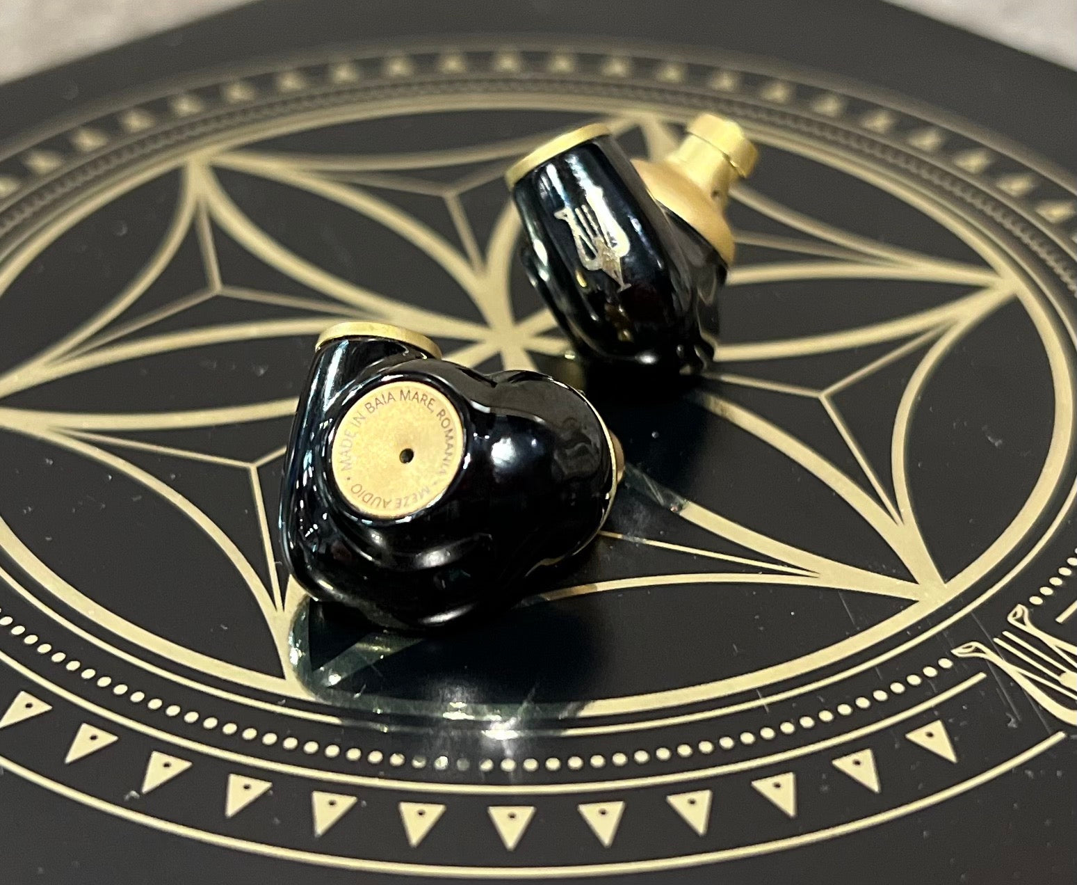 Meze ADVAR Review | Bloom Audio