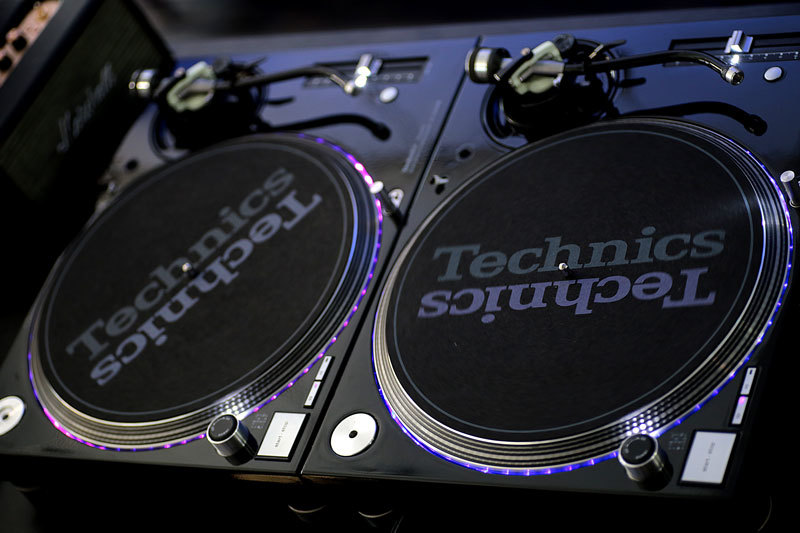 06月21日 – Technics SL-1200mk5 – 塗装、LED化│SPREAD SOUND