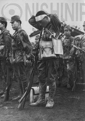 義烈空挺隊 強行着陸002 - 西日本新聞フォトライブラリー