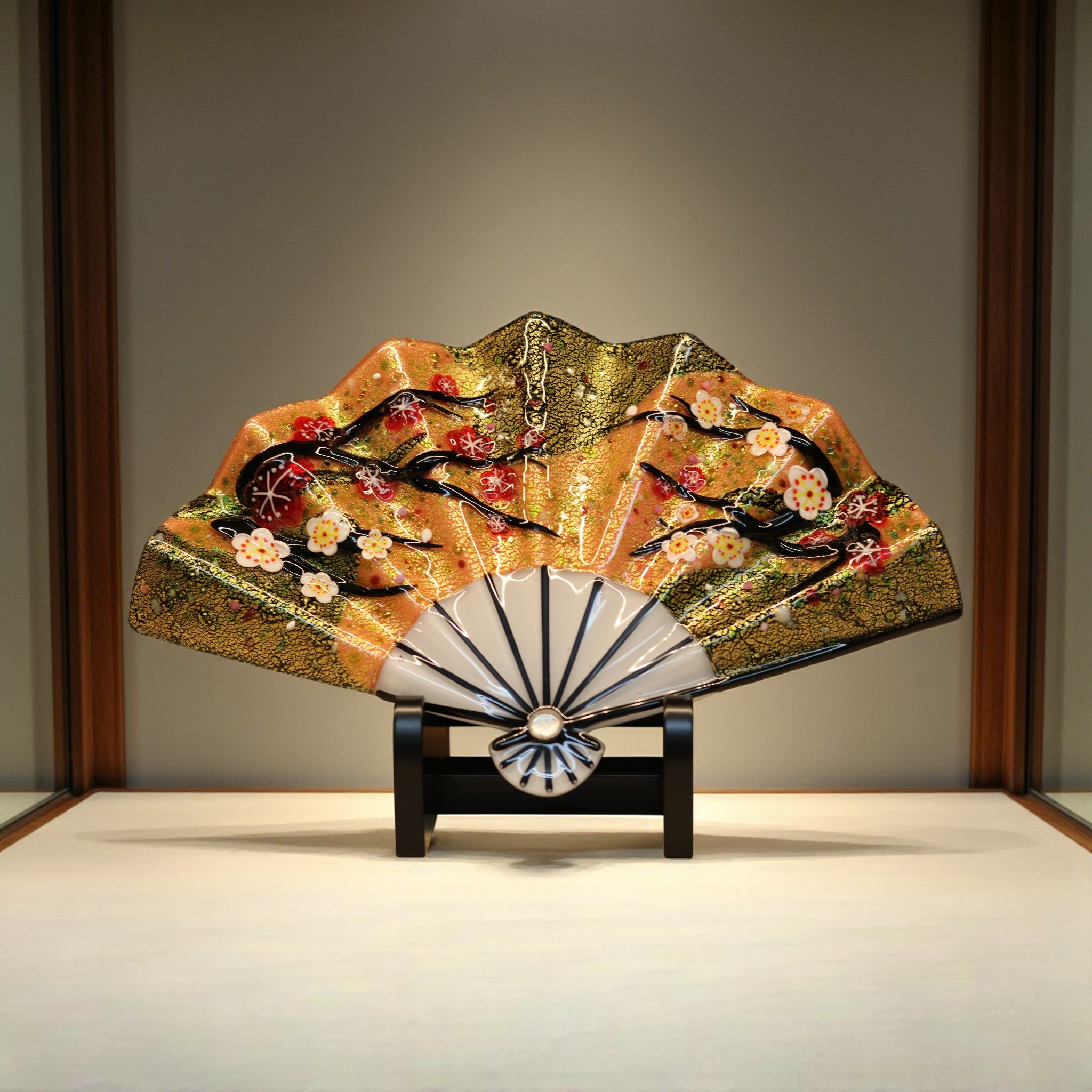 綾ガラス 置物 | 金彩象嵌 光琳 扇 大 | 砡金赤 薄黒 |