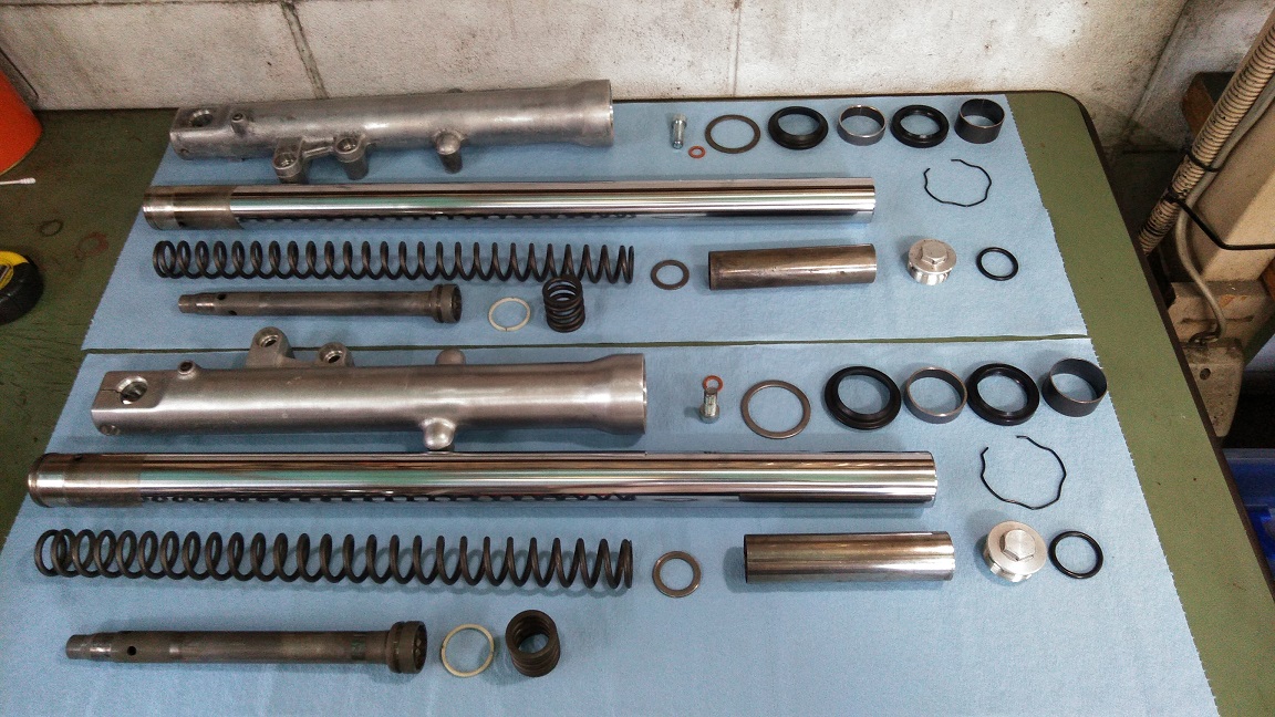 ゼファー400 χ フロントフォークのオーバーホール | johnny's factory