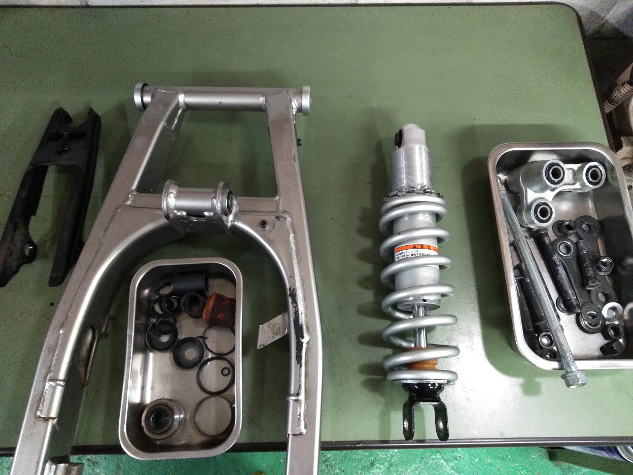 セロー250のリアサスペンション メンテナンス | johnny's factory