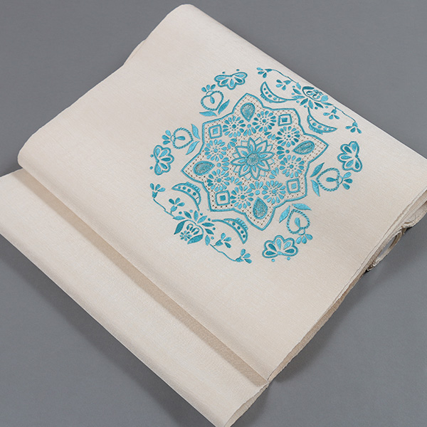 染と織 貴久樹】九寸名古屋帯 （明綴れ地、白、華文と花）名古屋仕立