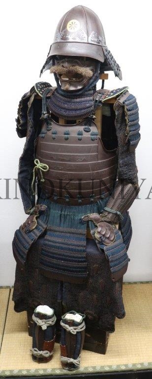 鎧 販売｜鉄鉄錆色漆塗突配形兜 鉄錆色漆塗横矧二枚胴具足 江戸時代