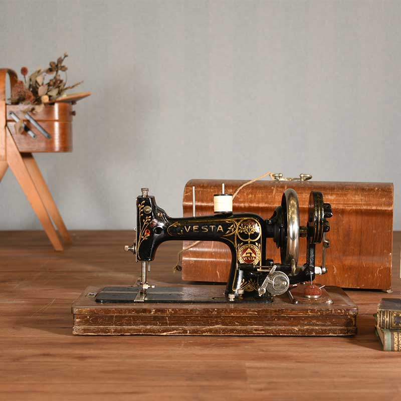 ドイツ製 VESTA 手回しミシン /SM-46C – 神戸アンティークウェアハウス