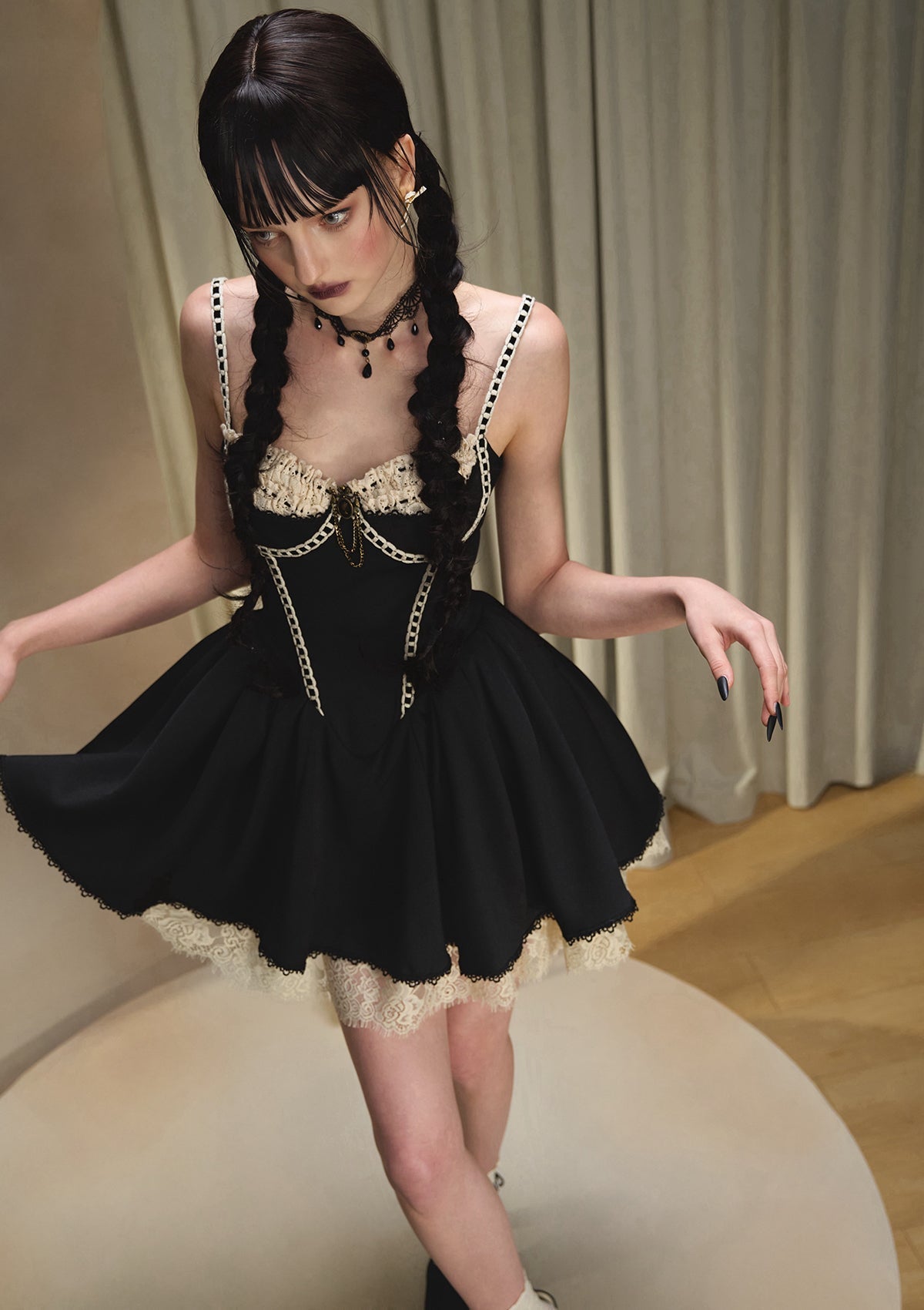 悪女ケイト」コルセットドレス