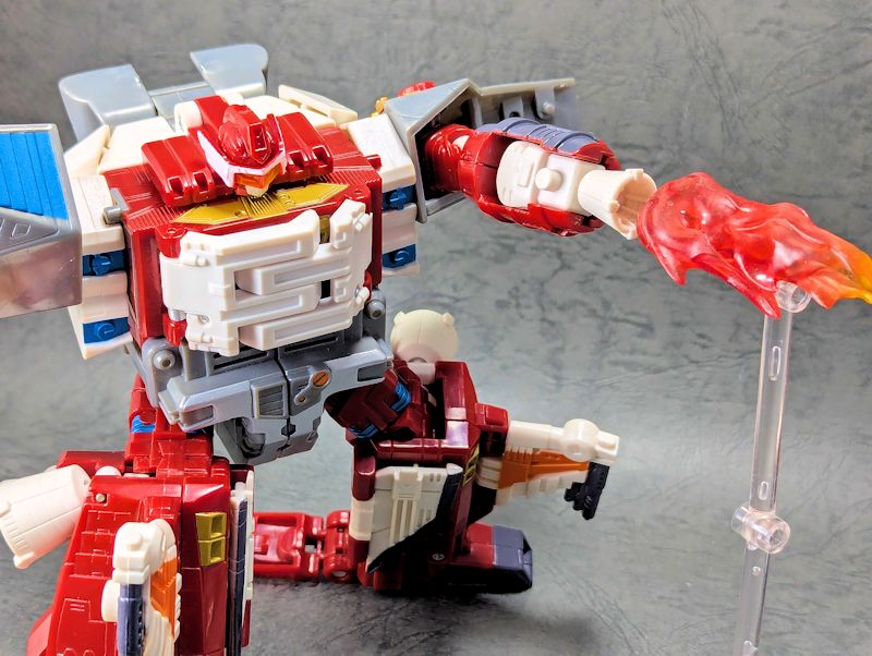 玩栗犬と、トランスフォーマー スーパーリンク スカイファイヤー | 玩