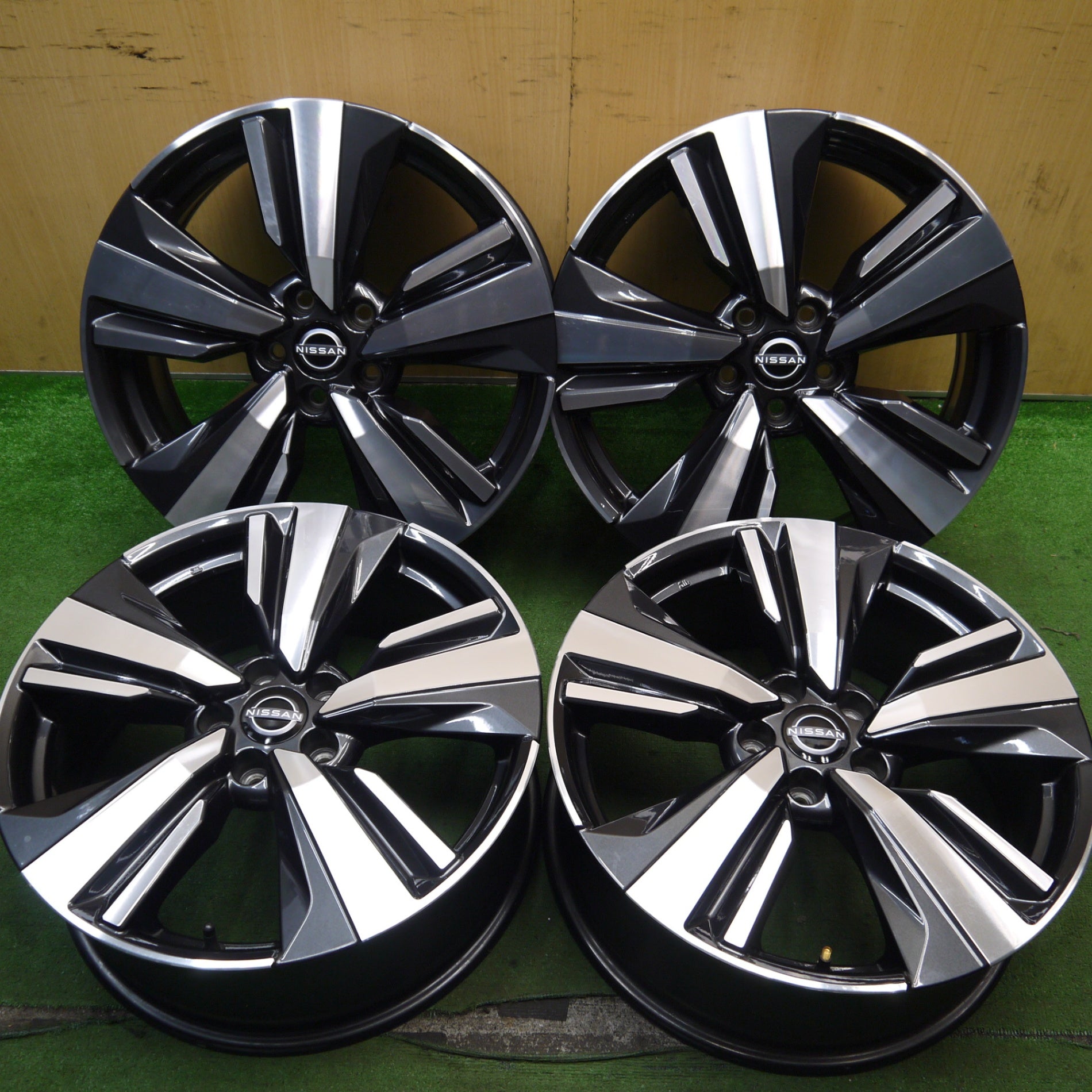 4本価格☆日産 T33 エクストレイル 純正 ホイール 19インチ 19×7.5J