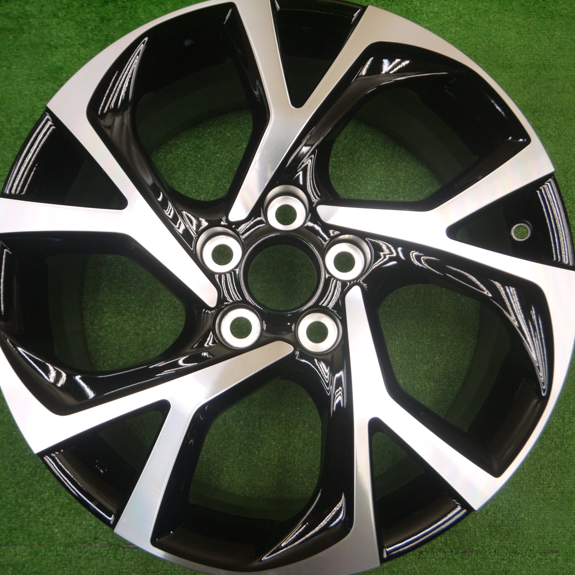 送料無料* 未使用☆トヨタ C-HR 純正 ホイール 18インチ 18×7J CHR