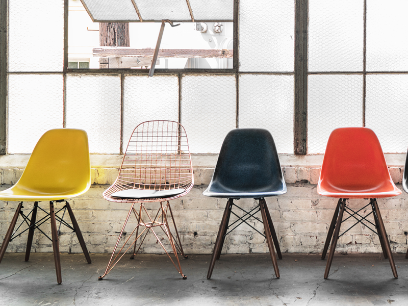 MODERNICA モダニカ社のグラスファイバー・シェルチェアとは | ibukiya