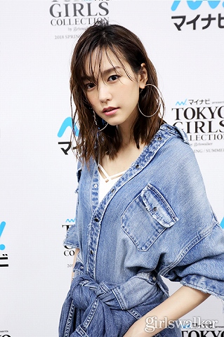 桐谷美玲がトレンチコートの着こなし方を伝授！【TGC 2018S/S