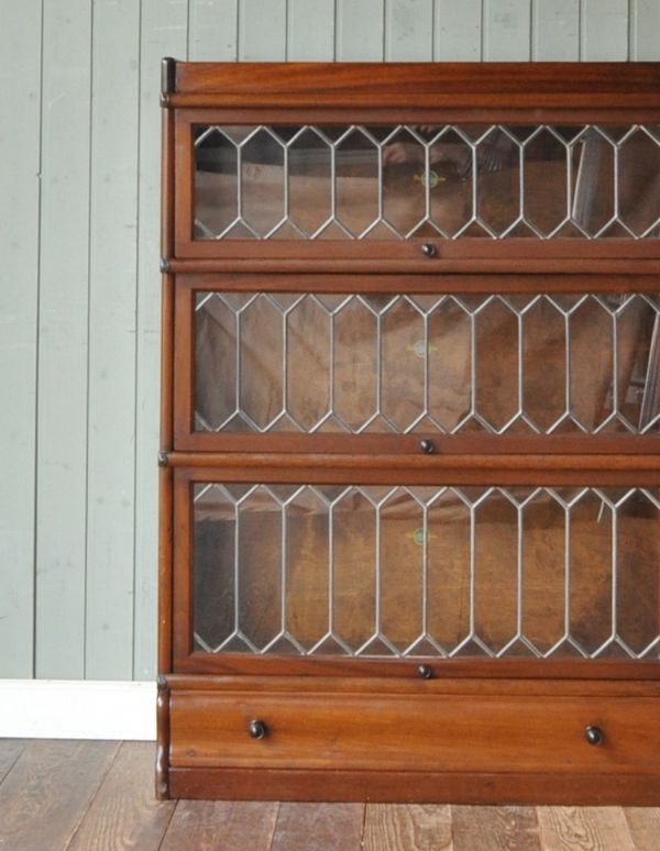 グローブ・ヴェルニッケ社のアンティーク家具、スタッキングブック