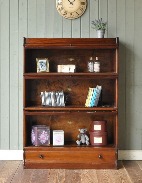 グローブ・ヴェルニッケ社のアンティーク家具、スタッキングブック