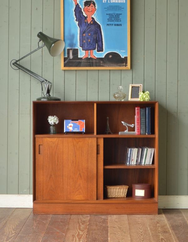 チーク材のヴィンテージ北欧家具、引き戸式キャビネット(x-611-f