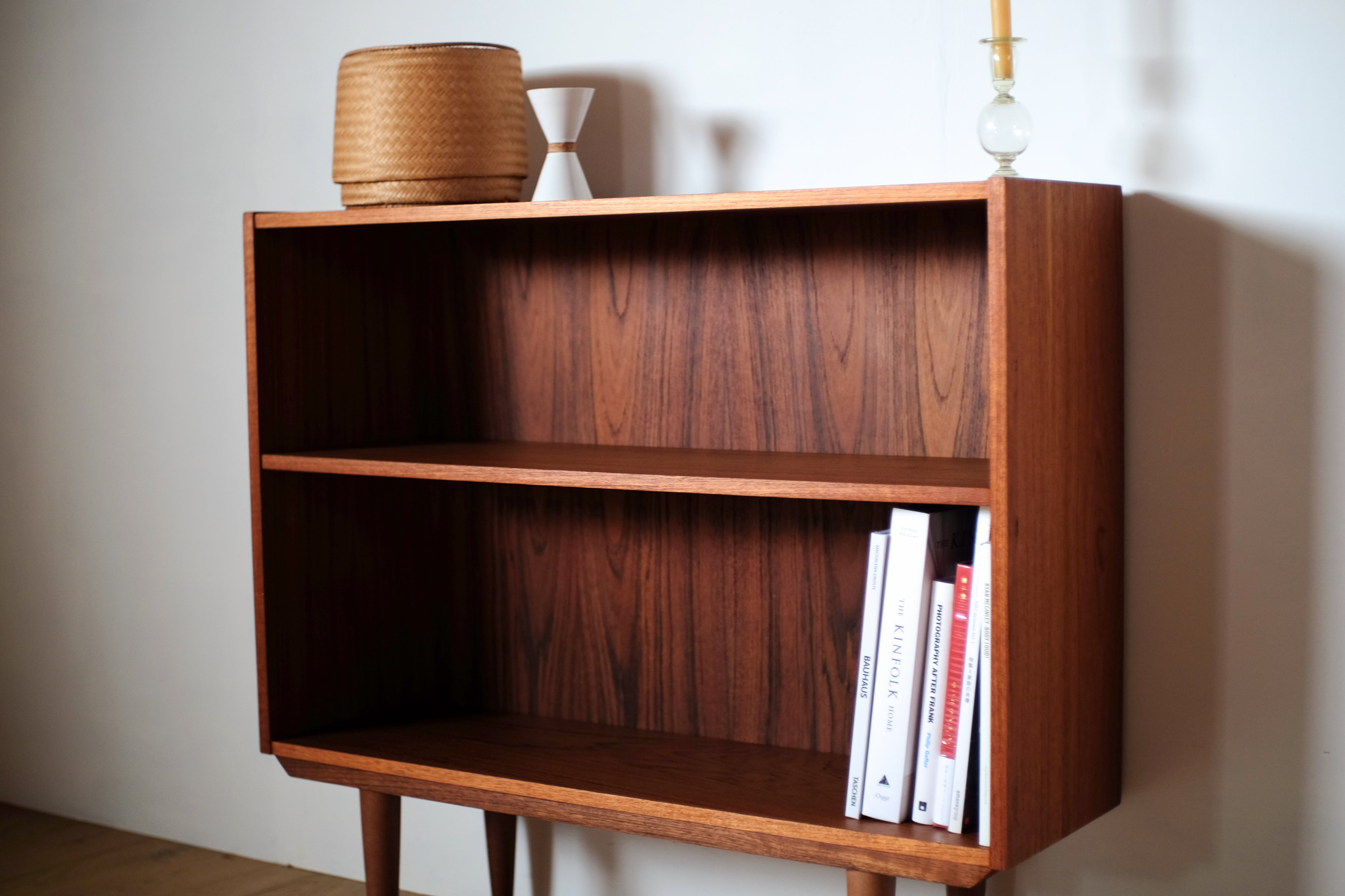 Shelf – Heima