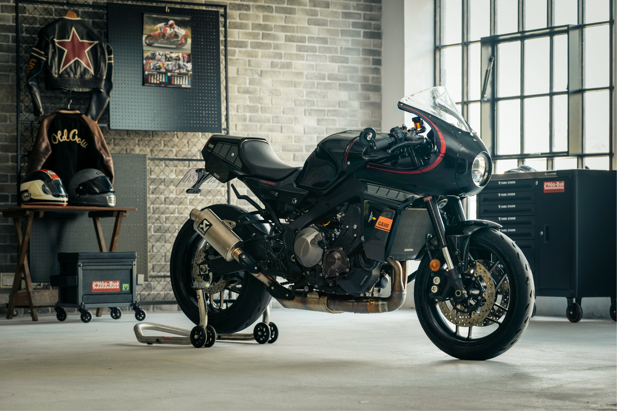 XSR900 C-S kit set (Fairing/Single seat cover/top triple tree