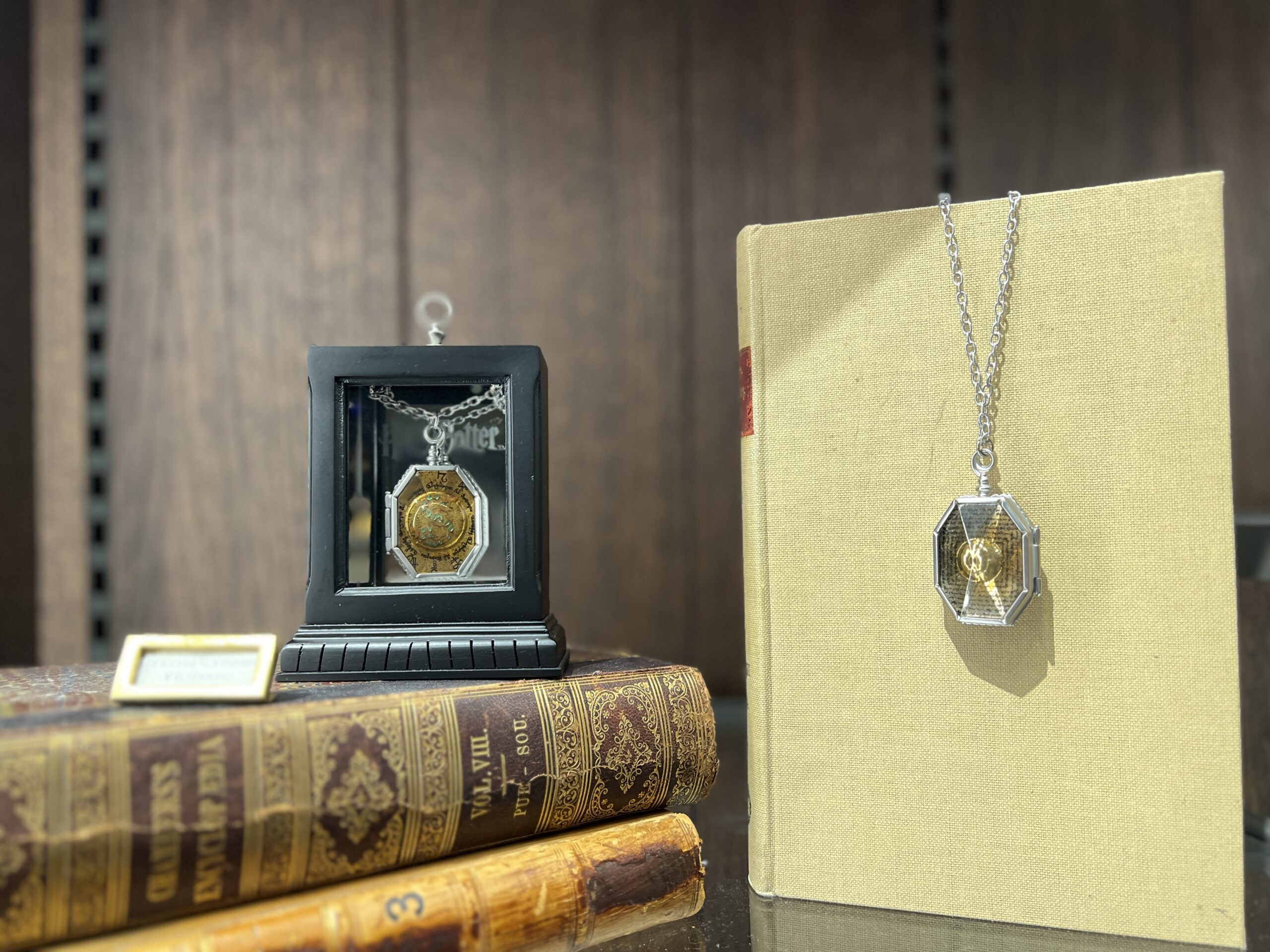 再販決定！魔法使いの杖をデザインした壁掛け時計「ハリー・ポッター