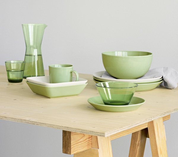 イッタラの新製品、ティーマのセラドングリーンとカルティオの