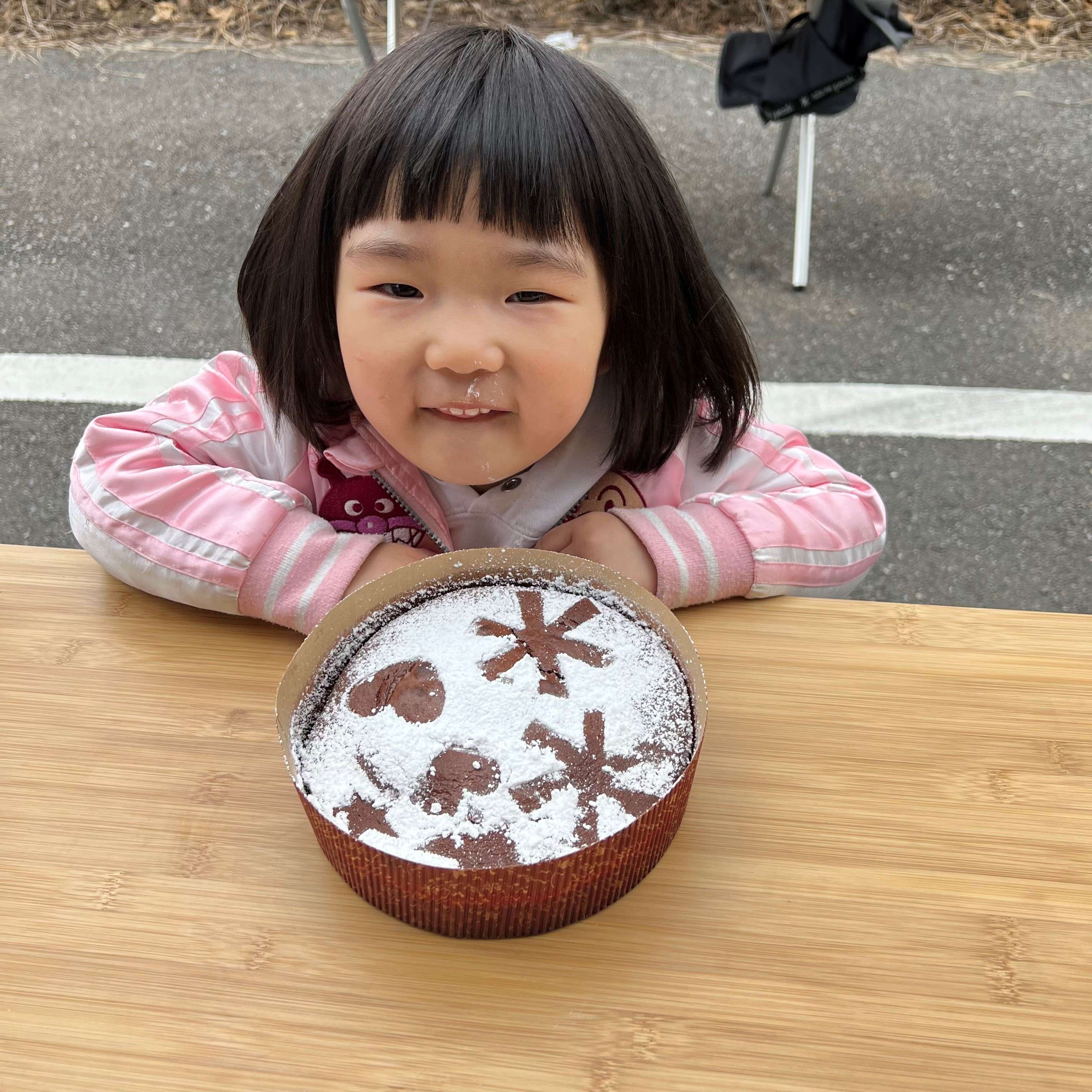 ダッチオーブンでガトーショコラの様子♪ ｜ スノーピーク太宰府