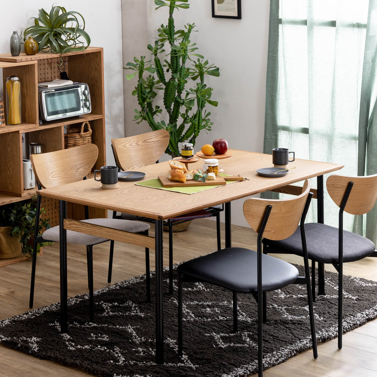 イロロ ダイニングテーブル