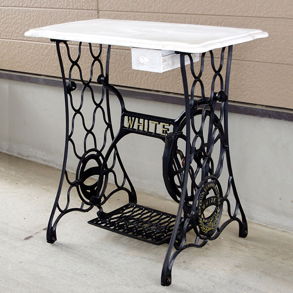 No.999 オーダーメイド 足踏みミシンの鉄脚テーブル：アンティーク