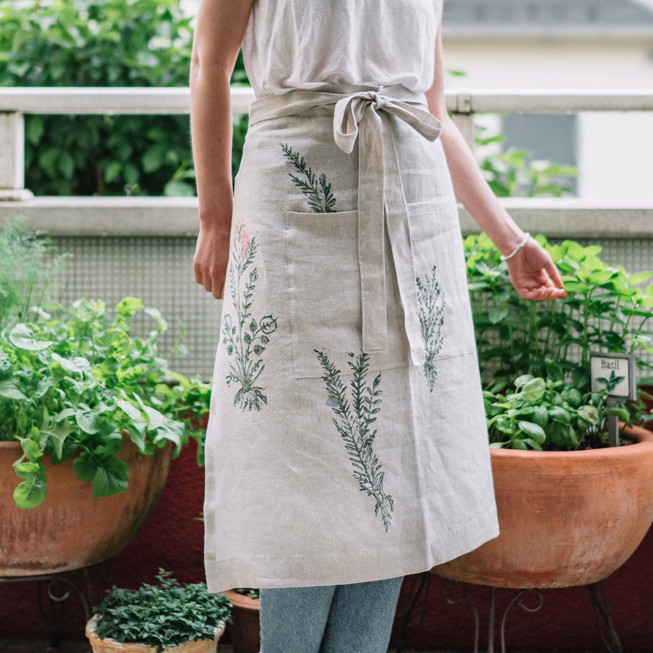 nauna linen リネンエプロン ハーフ｜ハーブ – bêtises(べティーズ)