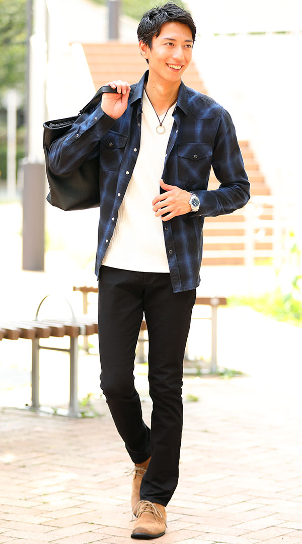 青チェックシャツ 白Tシャツ 黒パンツ snp_nf0598のコーディネート例