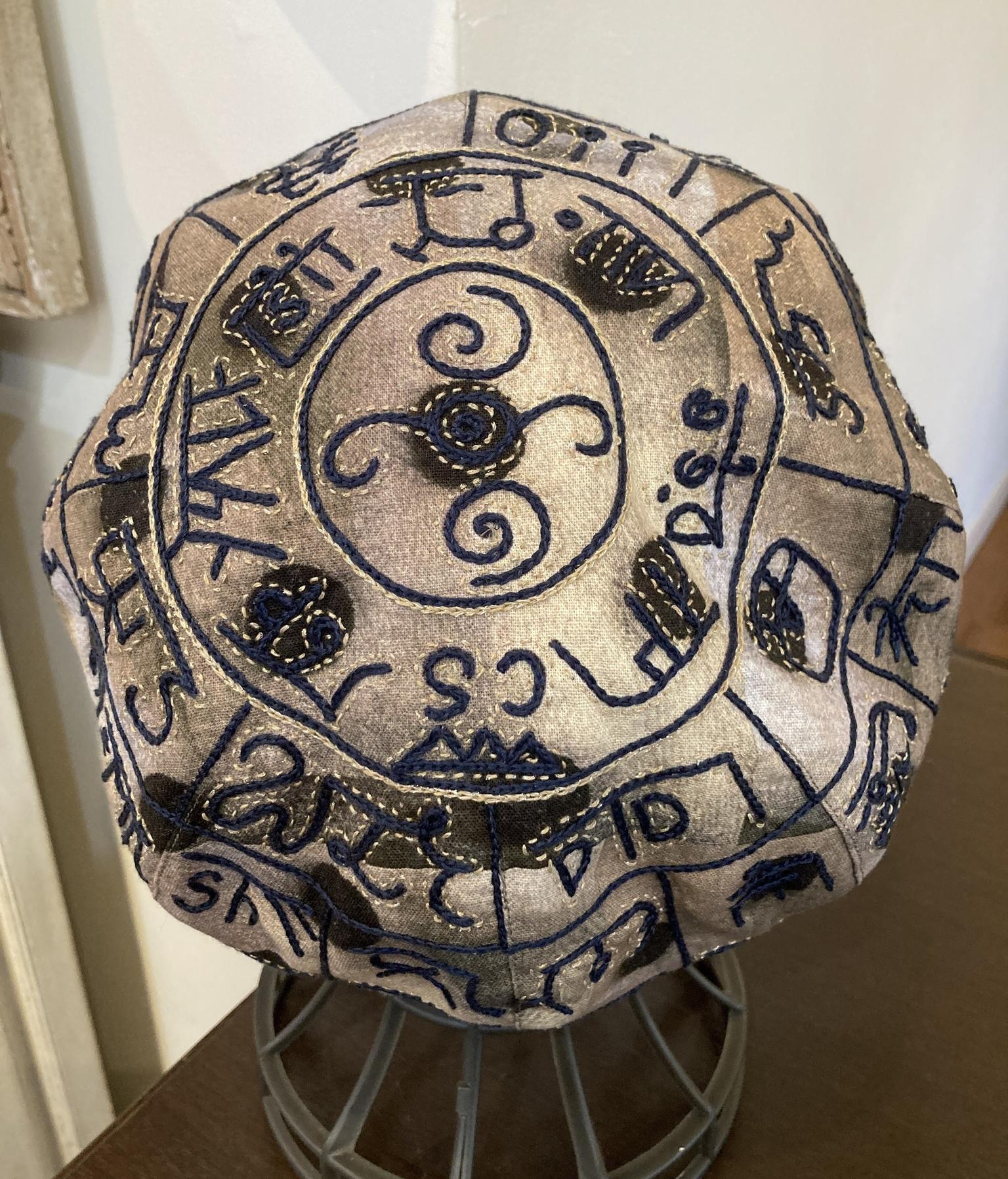 龍体文字ベレー帽 刺繍入完成品（ドット×ライトブルー）