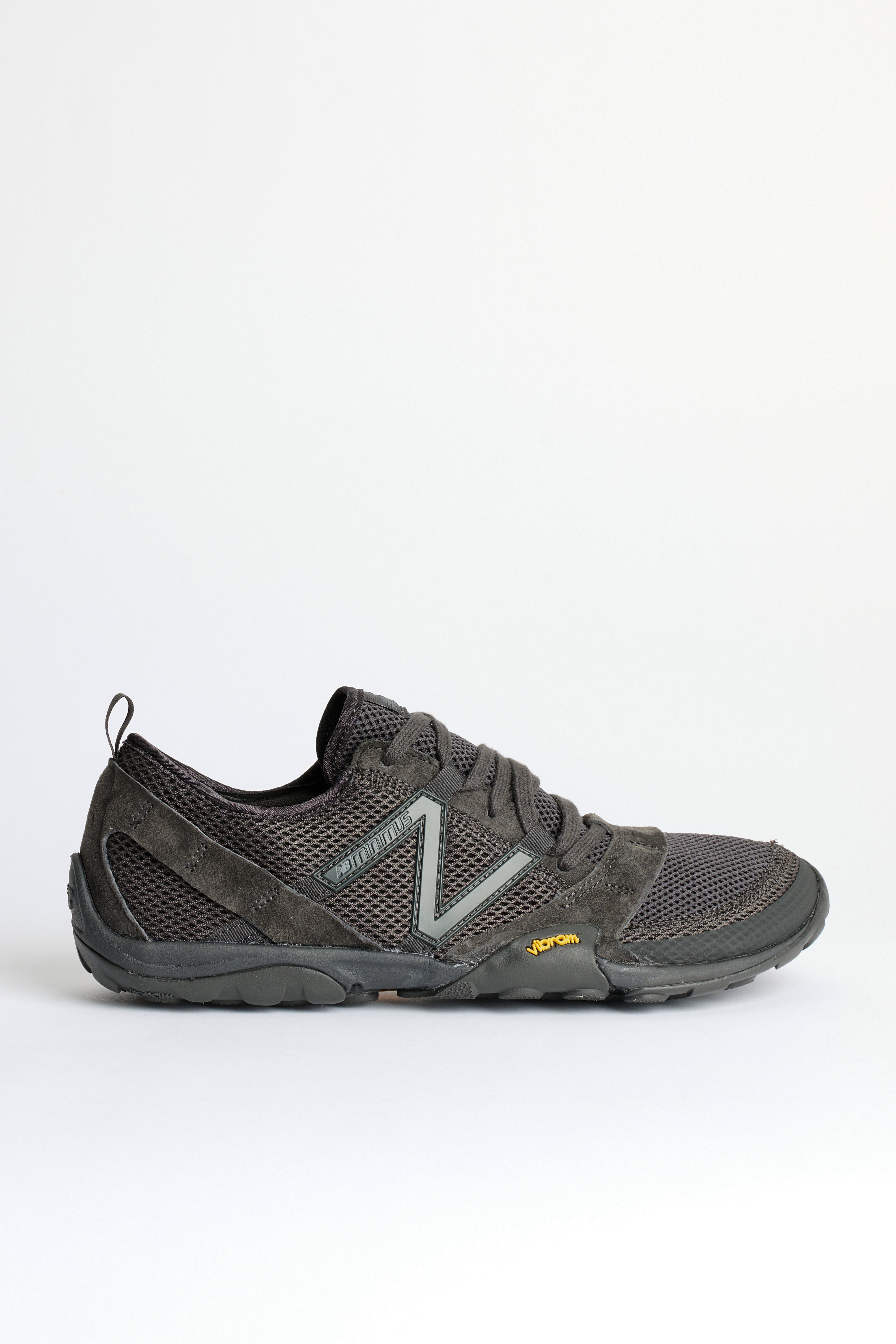 New Balance Minimus T10 Black / Castlerock – Très Bien