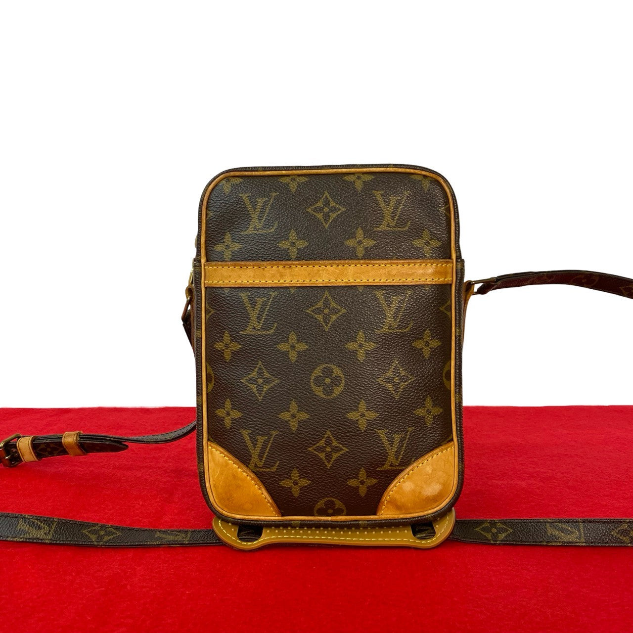 LOUIS VUITTON ルイヴィトン (Vintage) ダヌーブ ショルダーバッグ – Trip