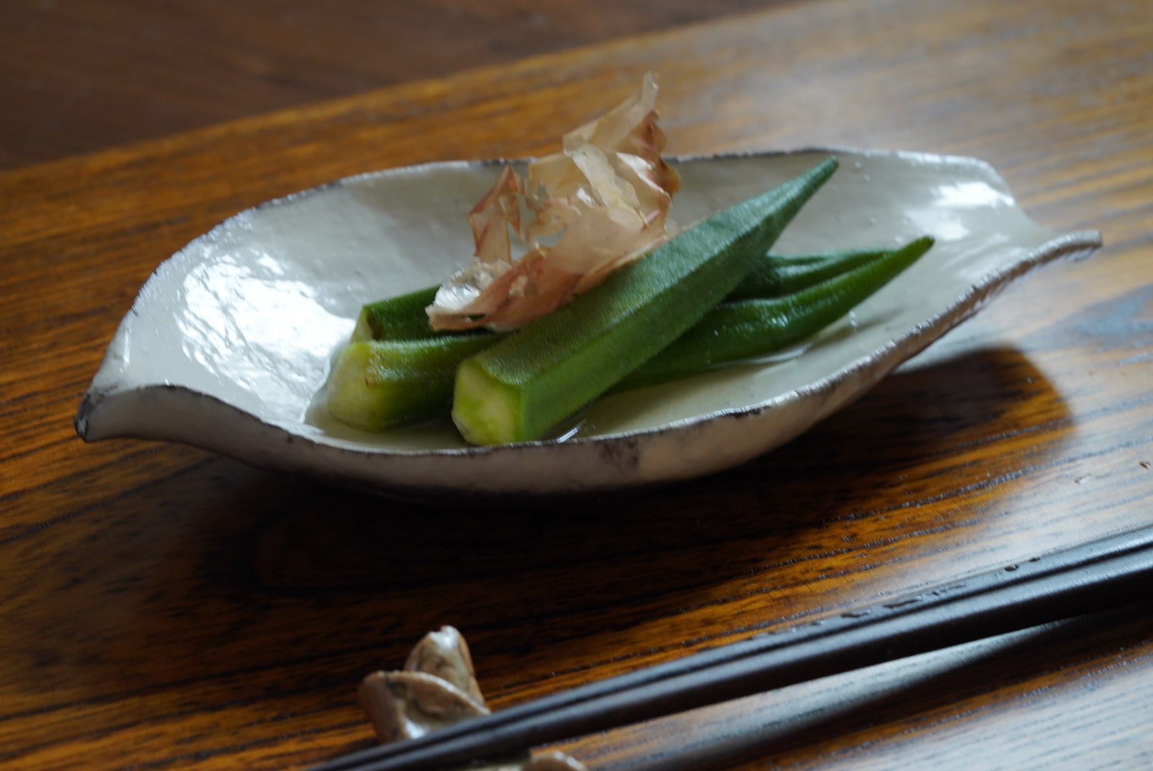 辻村 塊】粉引向付 蓮弁 – うつわ御結