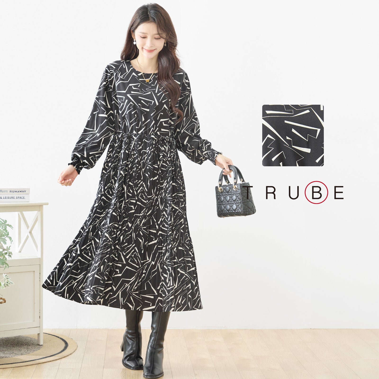 ライン柄 幾何学模様 プリーツ ロングワンピース 長袖 シャーリング